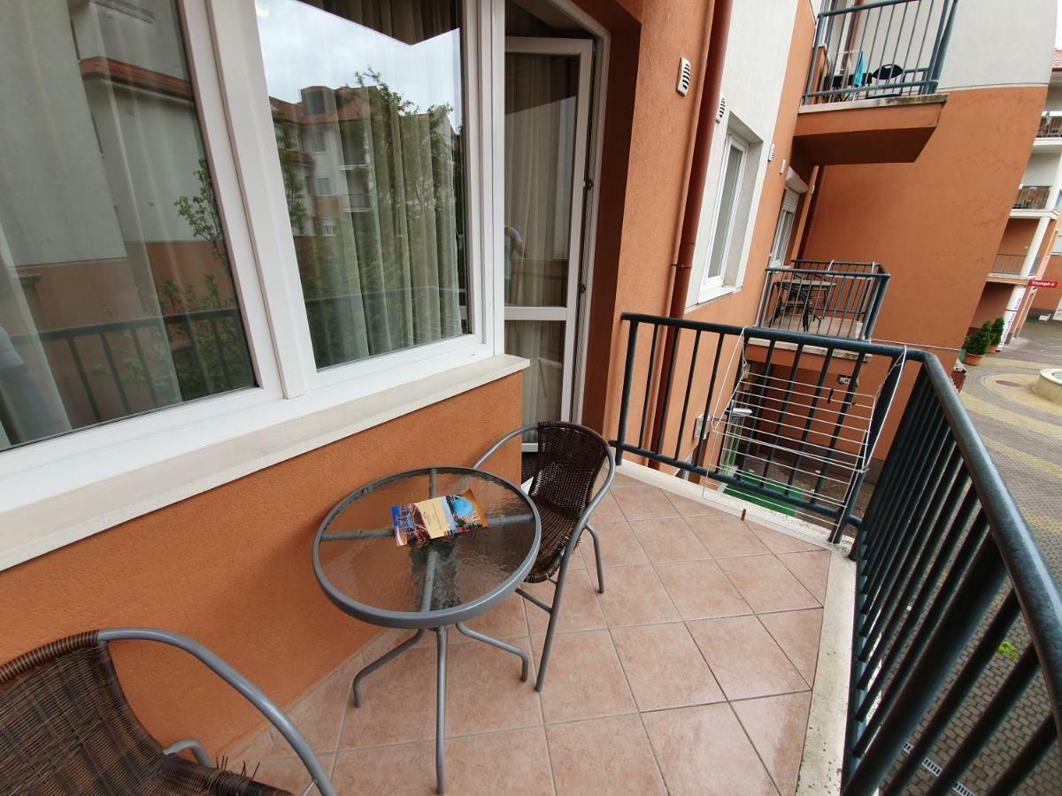 Baby Apartman Apartment Hajduszoboszlo Exterior photo