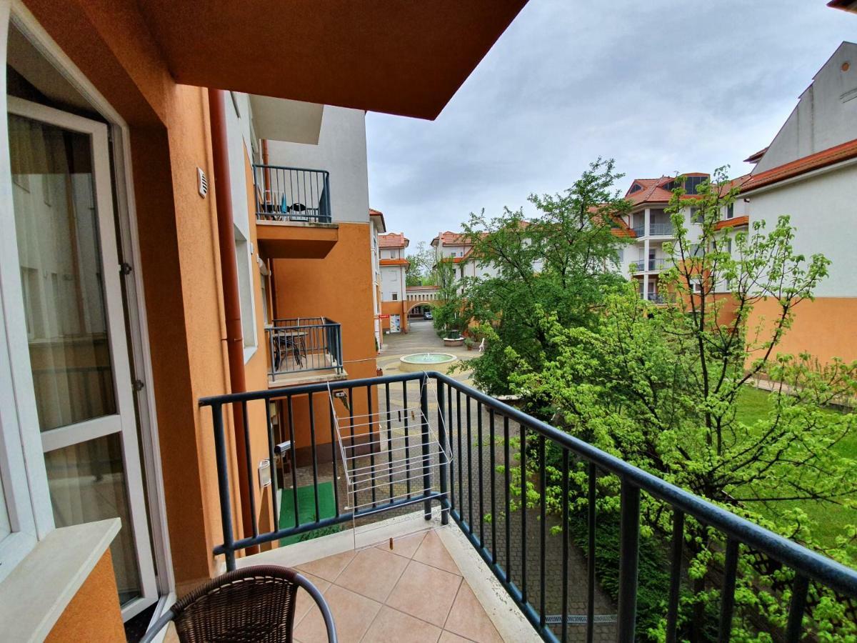 Baby Apartman Apartment Hajduszoboszlo Exterior photo